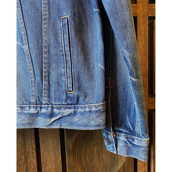 LEVI'S DENIM TRUCKER JACKET NEW W/O TAGS - Picture 4 of 9